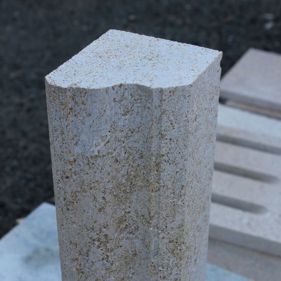 Масивна каменна облицовка за камина