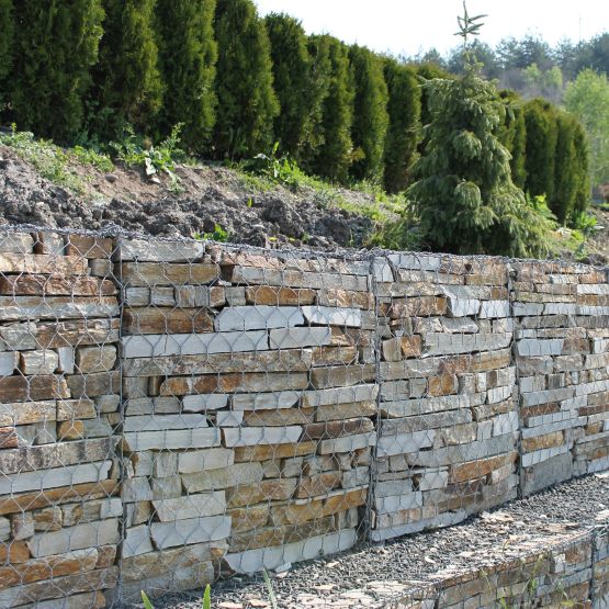 Габиони с камък гнайс - подпорни стени